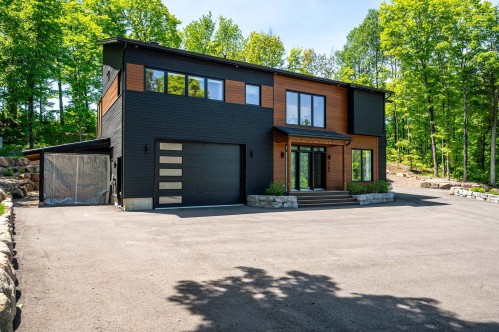 Front of Structure - 2100 Ch. De L'Étang, Sainte-Adèle, QC 