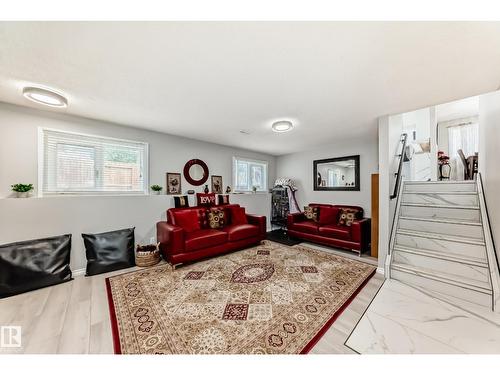 3843 47 St Nw, Edmonton, AB 
