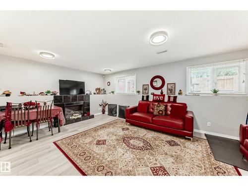 3843 47 St Nw, Edmonton, AB 