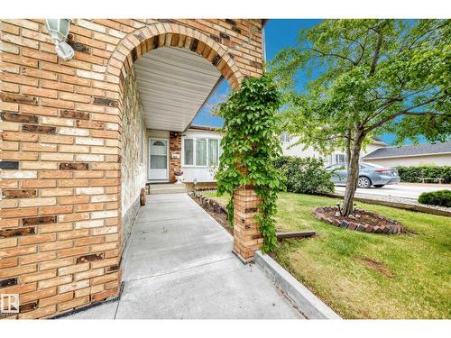 3843 47 St Nw, Edmonton, AB 