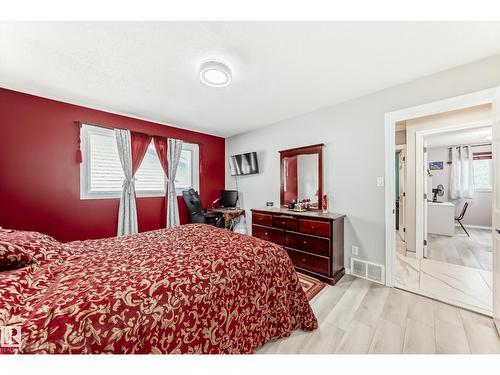 3843 47 St Nw, Edmonton, AB 