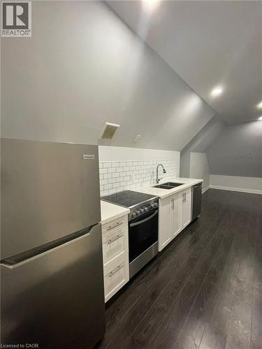 1 Madison Avenue, Hamilton, ON - Indoor Photo Showing Kitchen