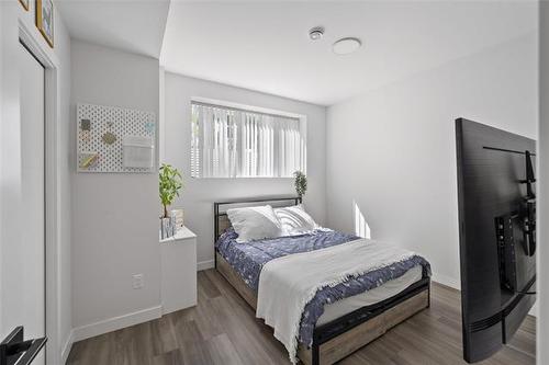 1041 Rosemount Ave, Winnipeg, MB 