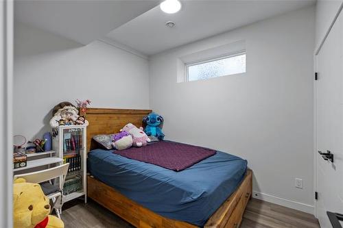 1041 Rosemount Ave, Winnipeg, MB 