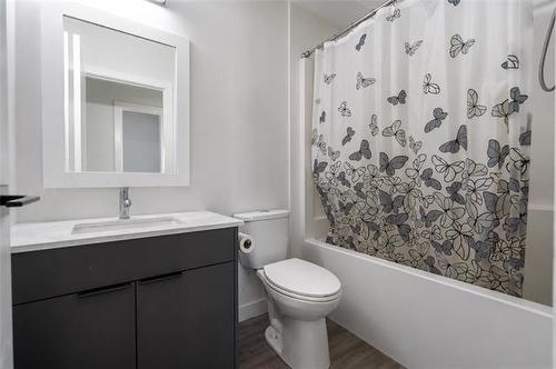 1041 Rosemount Ave, Winnipeg, MB 
