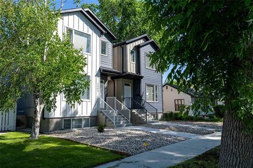 1041 Rosemount Ave, Winnipeg, MB 