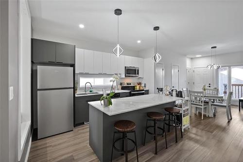 1041 Rosemount Ave, Winnipeg, MB 