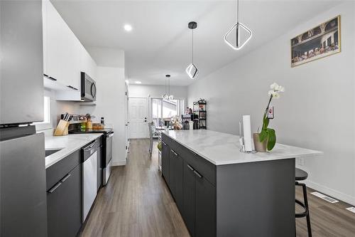 1041 Rosemount Ave, Winnipeg, MB 