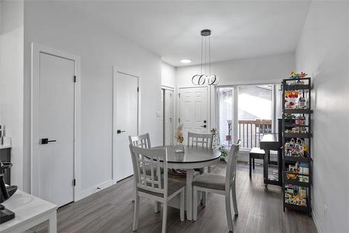 1041 Rosemount Ave, Winnipeg, MB 