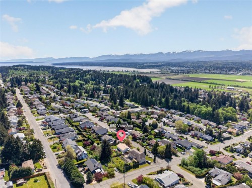 680 View Ave, Courtenay, BC 
