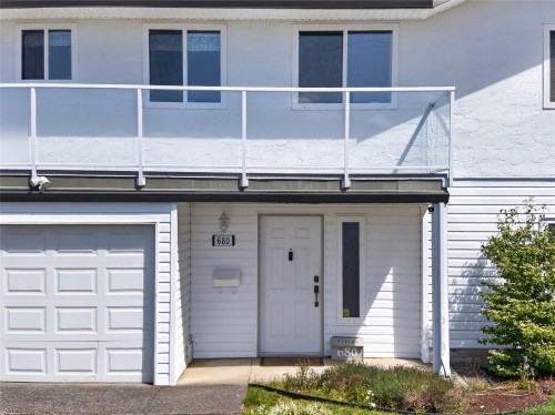 680 View Ave, Courtenay, BC 