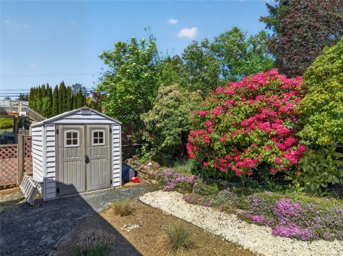 680 View Ave, Courtenay, BC 