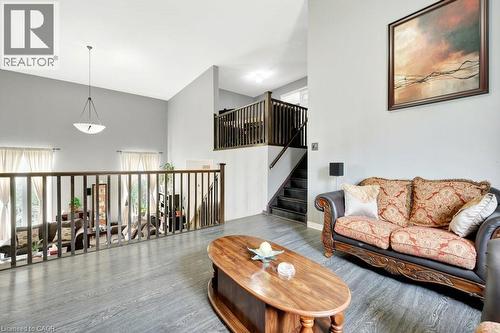 477 Woodbine Avenue, Kitchener, ON - Indoor Photo Showing Living Room