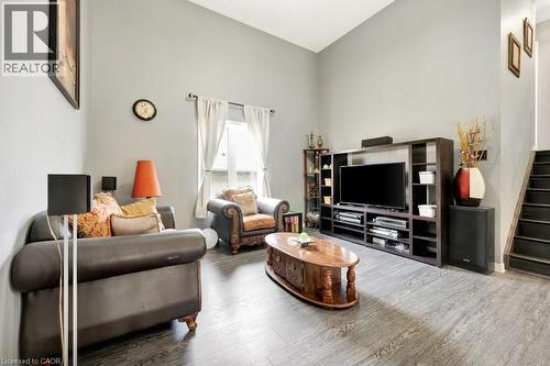 477 Woodbine Avenue, Kitchener, ON - Indoor Photo Showing Living Room