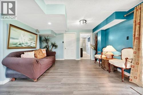 477 Woodbine Avenue, Kitchener, ON - Indoor