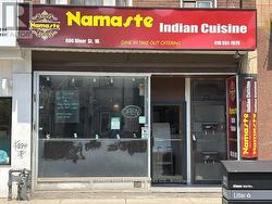 606 BLOOR STREET W  Toronto, ON M6G 1K4
