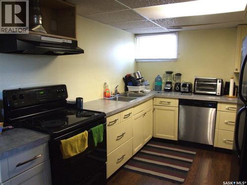 114 3Rd Street E, Leader, SK 