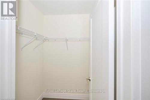 Walk-in closet - 436 - 16 Concord Place, Grimsby (Grimsby Beach), ON 