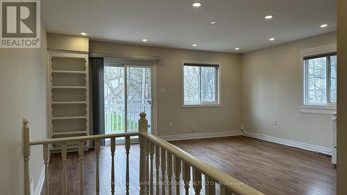 #UPPER - 210 WAYS BAY DRIVE , Georgina, Ontario L4P 2M7 3