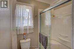 2 pieces of 3 pcs. of the main level bath - 