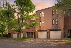 87 SONG MEADOWAY Toronto, ON M2H 2T9