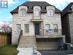 33 YOEMANS ROAD E Toronto, ON M3H 0A6