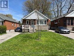 137 HAREWOOD AVENUE Toronto, ON M1M 2R8