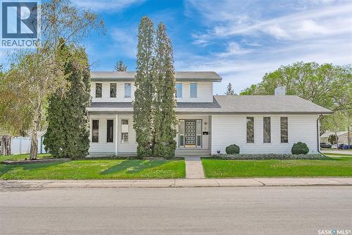 2 Cambridge Crescent, Saskatoon, SK 