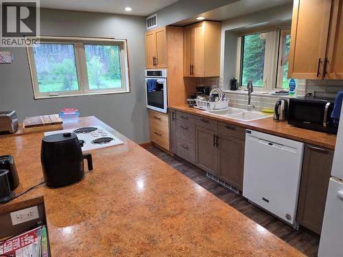 4638 6 Highway, Nelson, BC 