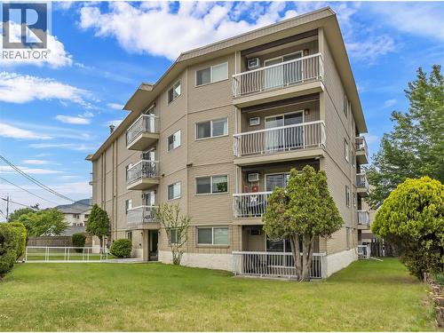 803 FAIRVIEW Road Unit# 212  Penticton, BC V2A 5Y7