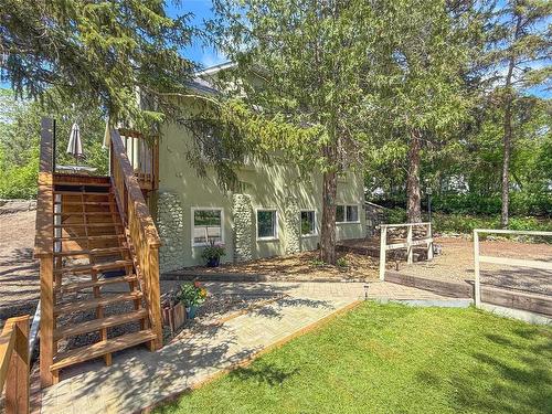 1052 1st Street N  Brandon, MB R7A 2L4