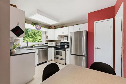 18 Harvest Lane, Winnipeg, MB 
