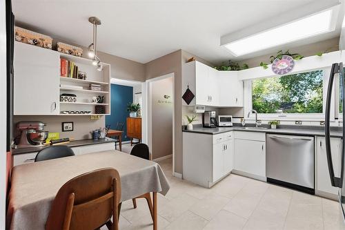 18 Harvest Lane, Winnipeg, MB 