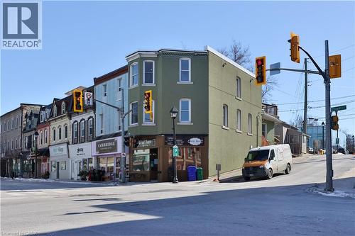 2 Queen Street E, Cambridge, ON 