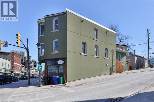 2 Queen Street E, Cambridge, ON 