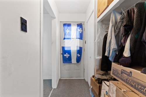 Mud Room - 83 Rue Wìgwàs, Gatineau (Hull), QC 