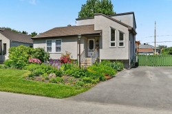 1427 Rue Cousteau Boisbriand, QC J7G 2W2