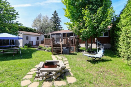 Courtyard - 907 Rue Desjardins, Saint-Jérôme, QC 