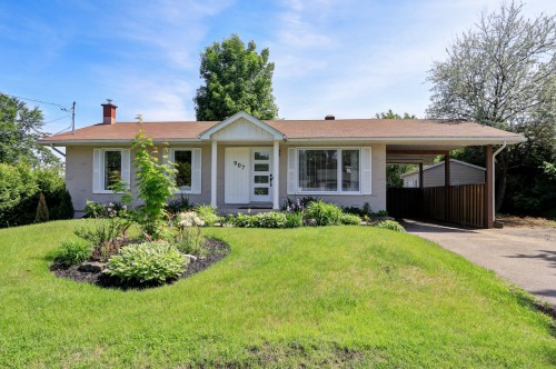 Front of Structure - 907 Rue Desjardins, Saint-Jérôme, QC 