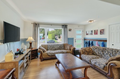 Living Room - 907 Rue Desjardins, Saint-Jérôme, QC 