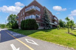 102-153 Av. Winthrop  Pointe-Claire, QC H9R 3W8