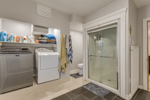 Salle de bains - 756 Ch. De La Baie, Rigaud, QC - Indoor Photo Showing Laundry Room
