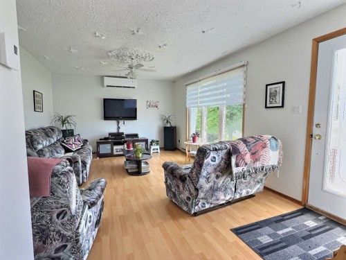 Living Room - 16 Rue Bergeron E., Laverlochère-Angliers, QC - Indoor Photo Showing Living Room