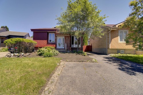 5045 Rue Joseph-Ponrouge  Longueuil (Saint-Hubert), QC J3Y 8W7