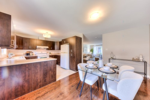 Coin-repas - 38C Boul. Des Sources, Pointe-Claire, QC 