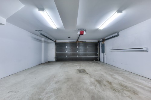 Garage - 38C Boul. Des Sources, Pointe-Claire, QC 