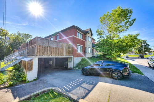 Stationnement - 38C Boul. Des Sources, Pointe-Claire, QC 
