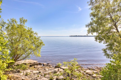 Vue sur l'eau - 38C Boul. Des Sources, Pointe-Claire, QC 