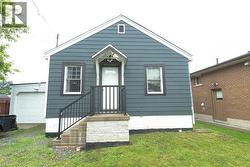 477 UPPER GAGE Avenue  Hamilton, ON L8V 4J2
