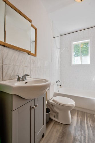 Bathroom - 553 Rue Myre, Saint-Eustache, QC 